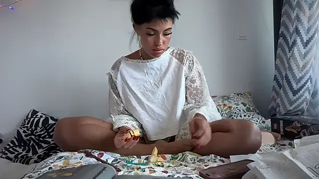 Samira-Summer – webcam model profile photo Image 8