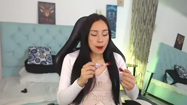 _Alicee_1 – webcam model profile photo Image 7