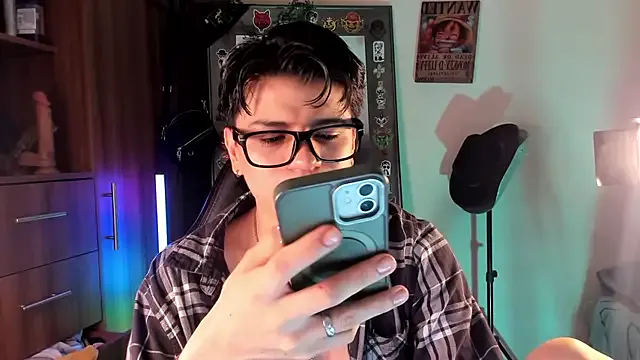 roouse – webcam model profile photo Image 13