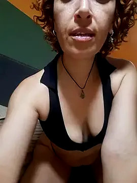 zui_lu – webcam model profile photo Image 14