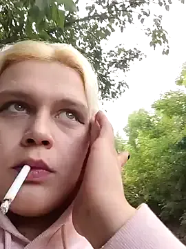 Mia--meow – webcam model profile photo Image 2