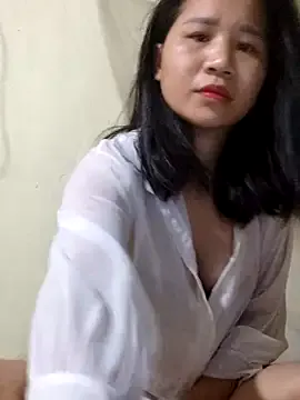 roouse – webcam model profile photo Image 8