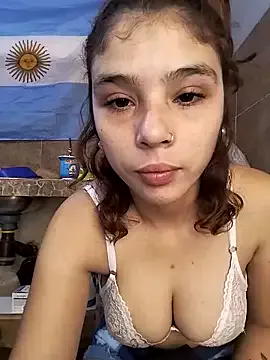 seraphine23 – webcam model profile photo Image 7