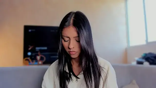 Nicole – webcam model profile photo Image 17