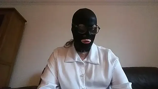 Queen_sofiyaa – webcam model profile photo Image 3