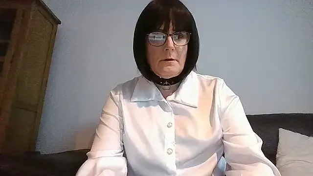 Queen_sofiyaa – webcam model profile photo Image 5