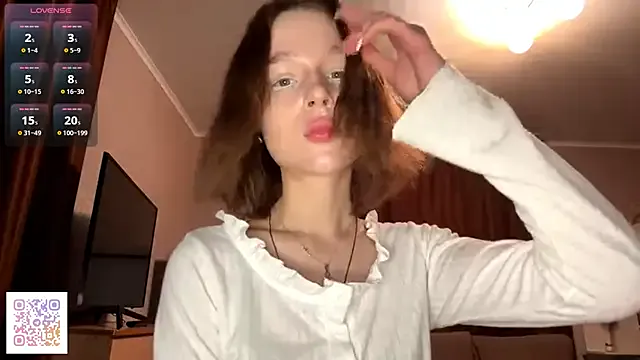 yiyi5588 – webcam model profile photo Image 2