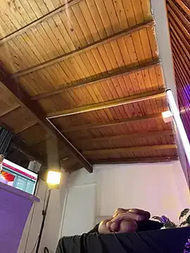 roouse – webcam model profile photo Image 17