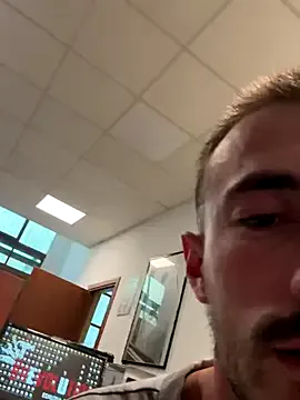 _Alicee_1 – webcam model profile photo Image 13