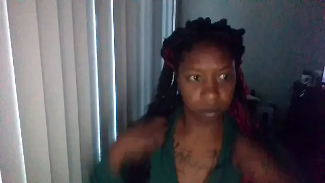 PumaShyXD – webcam model profile photo Image 5