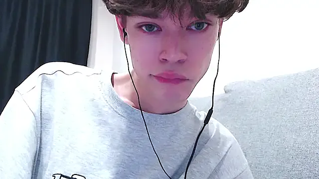 maataaan – webcam model profile photo Image 12