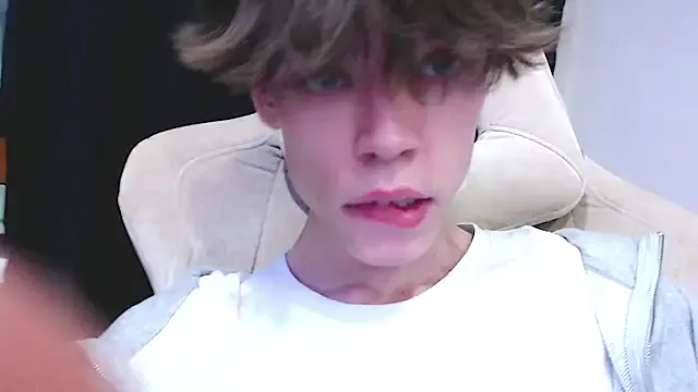 maataaan – webcam model profile photo Image 14