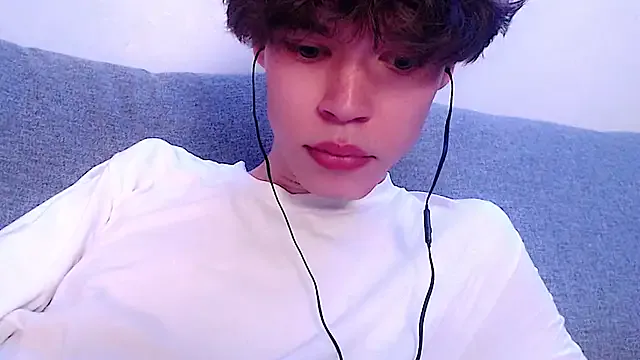 maataaan – webcam model profile photo Image 7