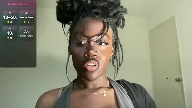 KhloeClark – webcam model profile photo Image 12
