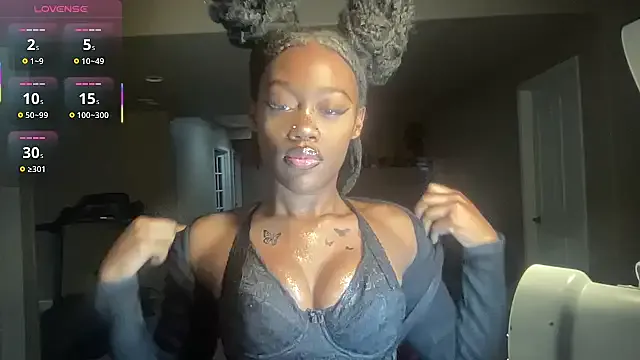 roouse – webcam model profile photo Image 17