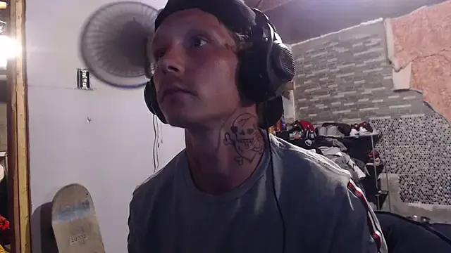 oypo – webcam model profile photo Image 11