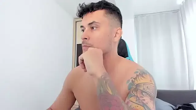 roouse – webcam model profile photo Image 15