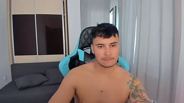 roouse – webcam model profile photo Image 17