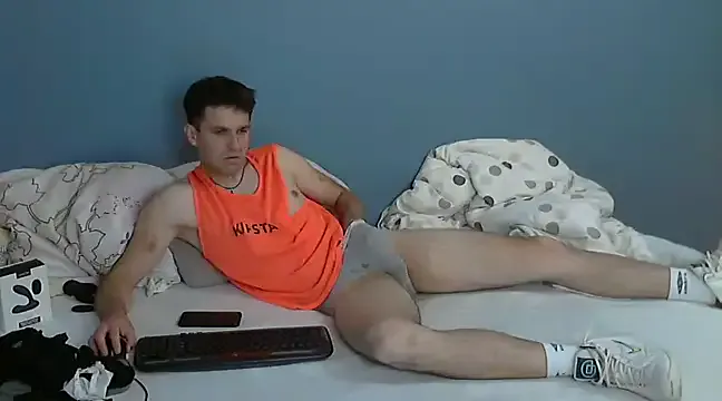 MOEMOE-Q – webcam model profile photo Image 4