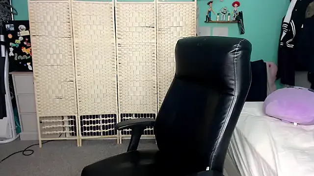 Mia--meow – webcam model profile photo Image 2
