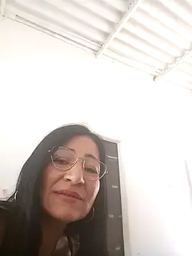 HillaryLewis – webcam model profile photo Image 1