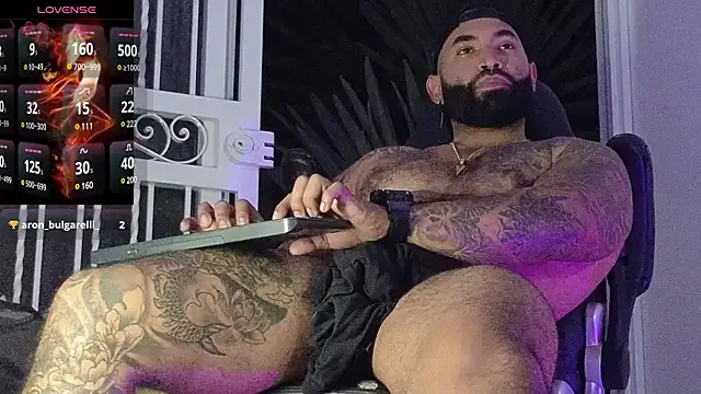 Max-prada – webcam model profile photo