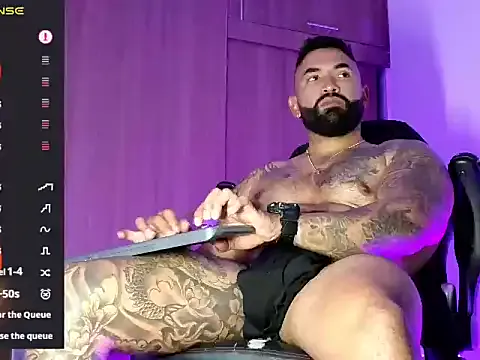 Paidbat – webcam model profile photo Image 16