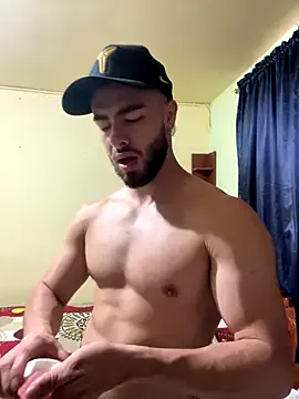 roouse – webcam model profile photo Image 11