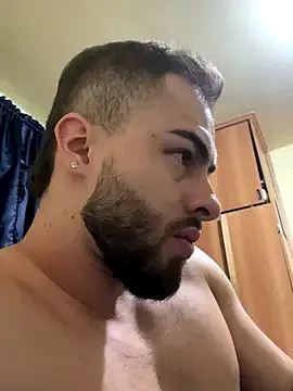 roouse – webcam model profile photo Image 6