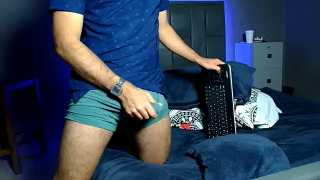 maataaan – webcam model profile photo Image 2