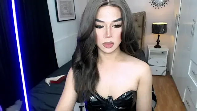  – webcam model profile photo Image 5