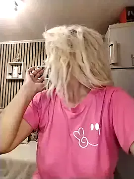 roouse – webcam model profile photo Image 14