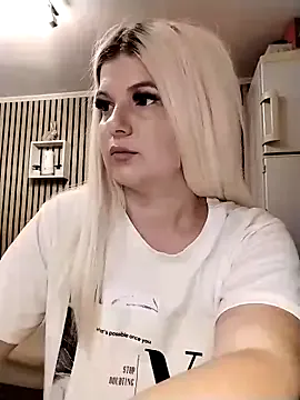 roouse – webcam model profile photo Image 7