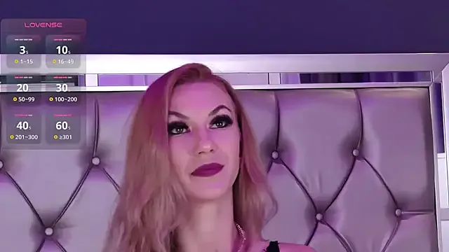 zui_lu – webcam model profile photo Image 13