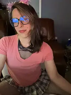 _Alicee_1 – webcam model profile photo Image 2