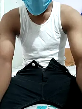 roouse – webcam model profile photo Image 2