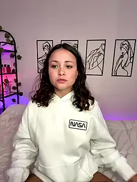 Queen_sofiyaa – webcam model profile photo Image 11