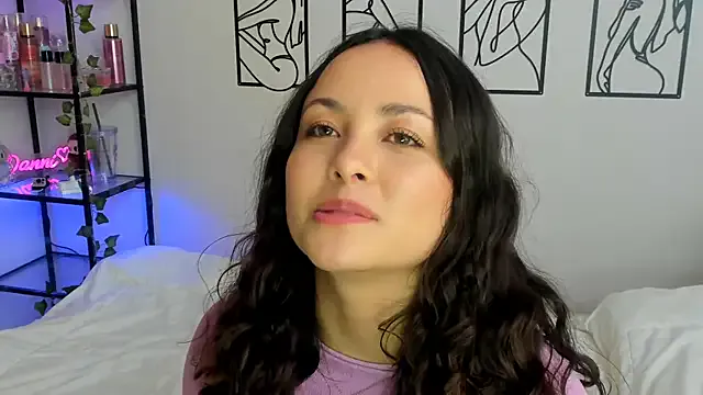 Queen_sofiyaa – webcam model profile photo Image 19