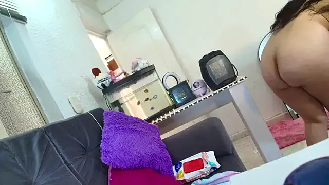 emma05 – webcam model profile photo Image 12