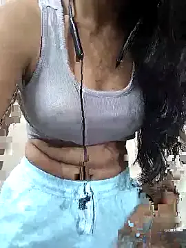 hina_porn – webcam model profile photo Image 17