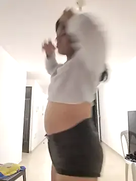 LushianaFitness – webcam model profile photo Image 8