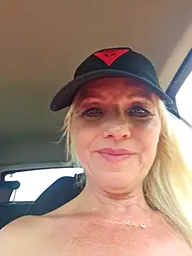 KhloeClark – webcam model profile photo Image 4