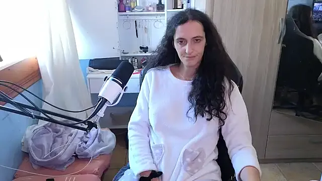 Luna_Samosienko – webcam model profile photo Image 4