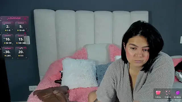 roouse – webcam model profile photo Image 9