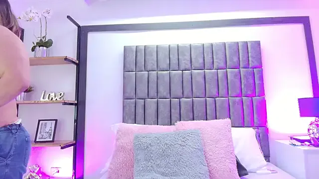 Yui-Ch – webcam model profile photo Image 3