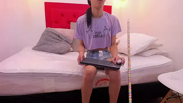 Mia_thompson_19 – webcam model profile photo