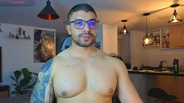 zui_lu – webcam model profile photo Image 12