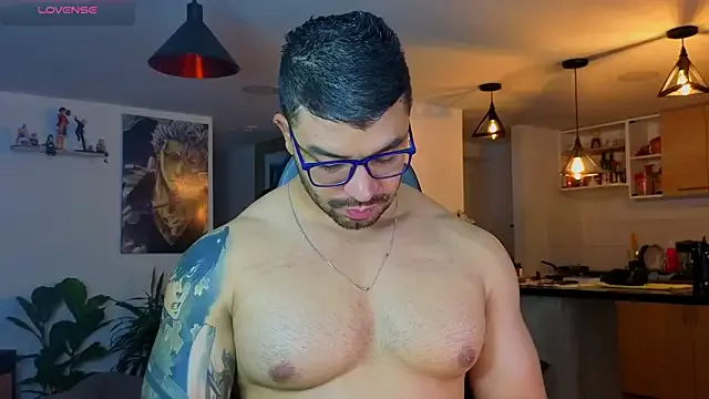 zui_lu – webcam model profile photo Image 13