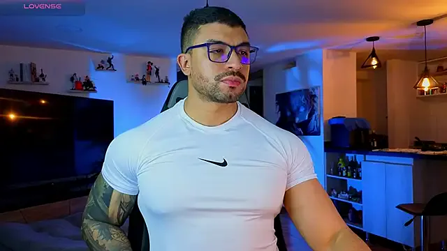 zui_lu – webcam model profile photo Image 15