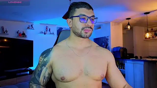 zui_lu – webcam model profile photo Image 17